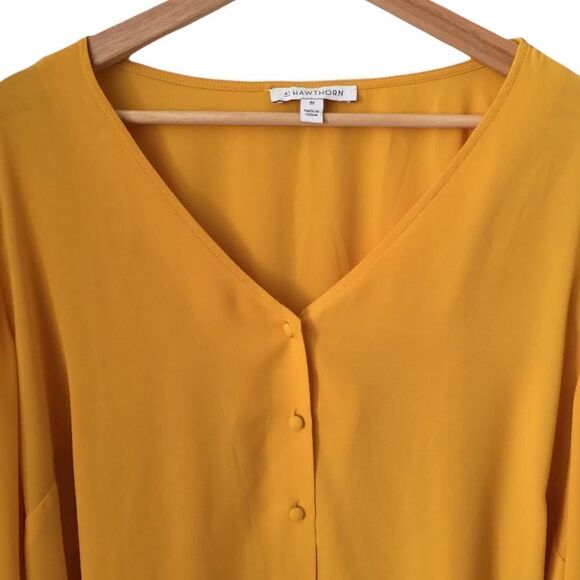 41 Hawthorn Long Sleeve Tie V-neck Front Button Blouse in Yellow Size 3X - Picture 3 of 8